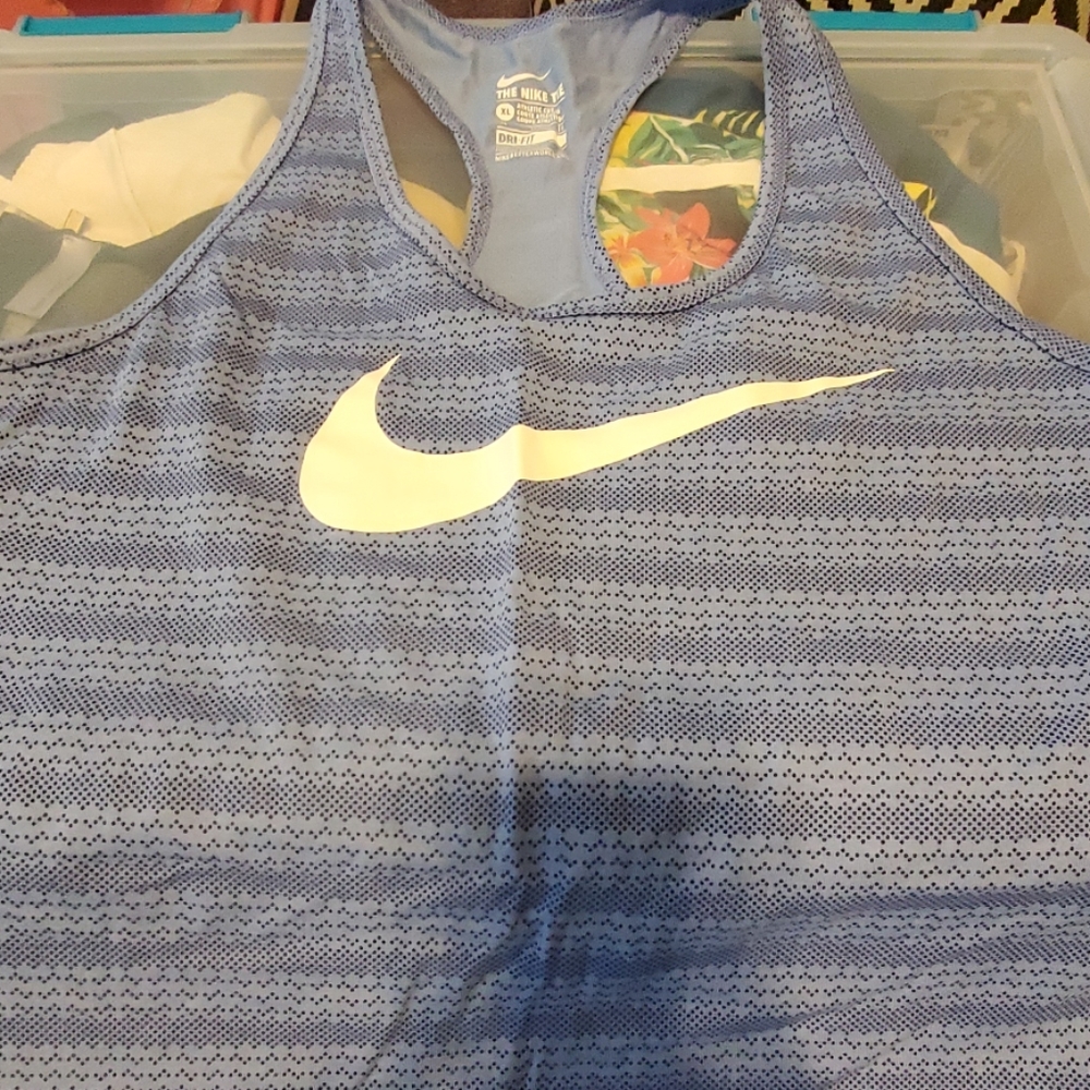 Nike tank XL